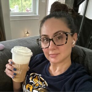 Meet your Posher, Laura